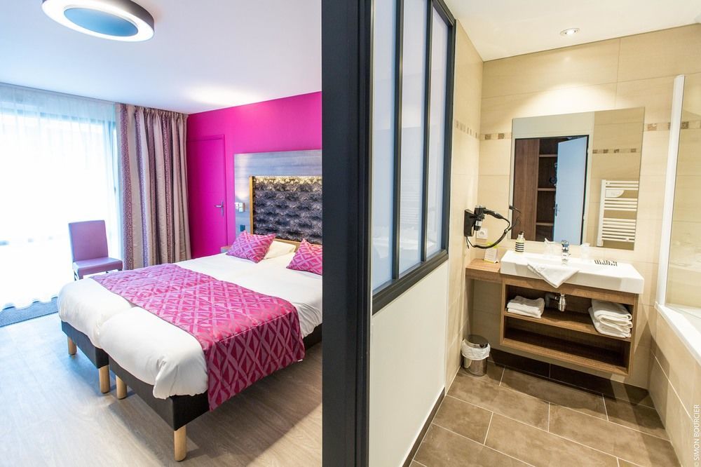 The Originals Boutique, Hotel Le Lion D'Or, Fougeres Ouest Maen Roch Экстерьер фото